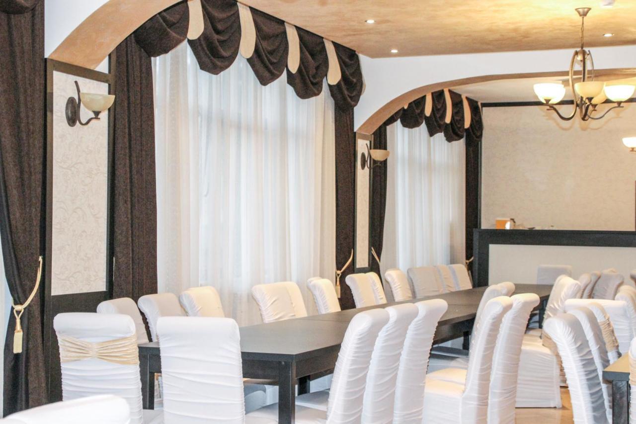 Hotel Corina Borsa  Bagian luar foto