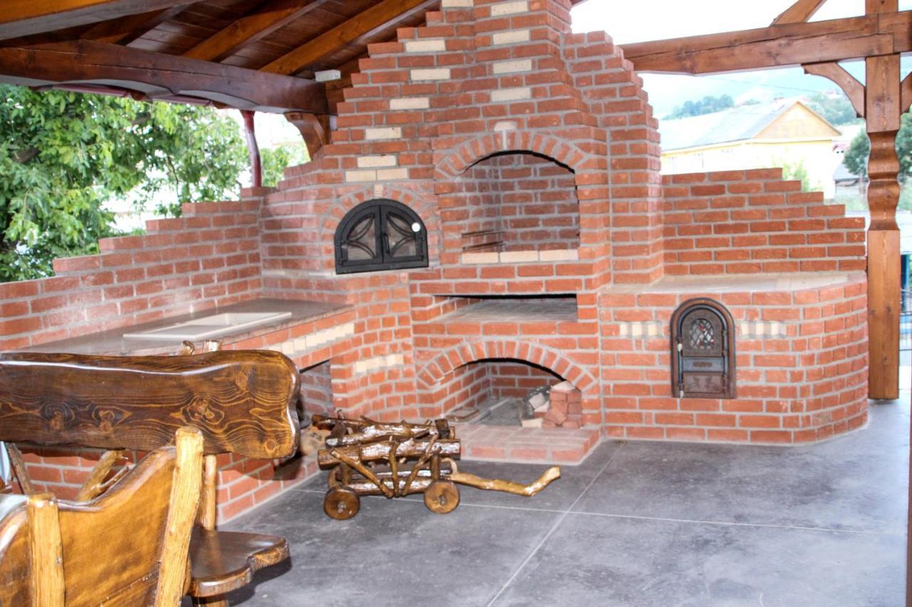 Hotel Corina Borsa  Bagian luar foto