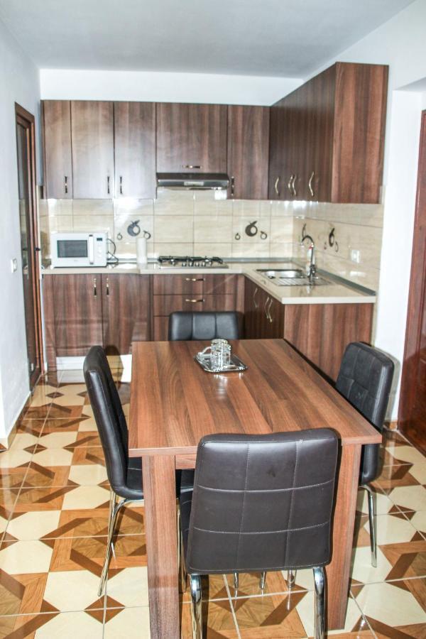 Hotel Corina Borsa  Bagian luar foto