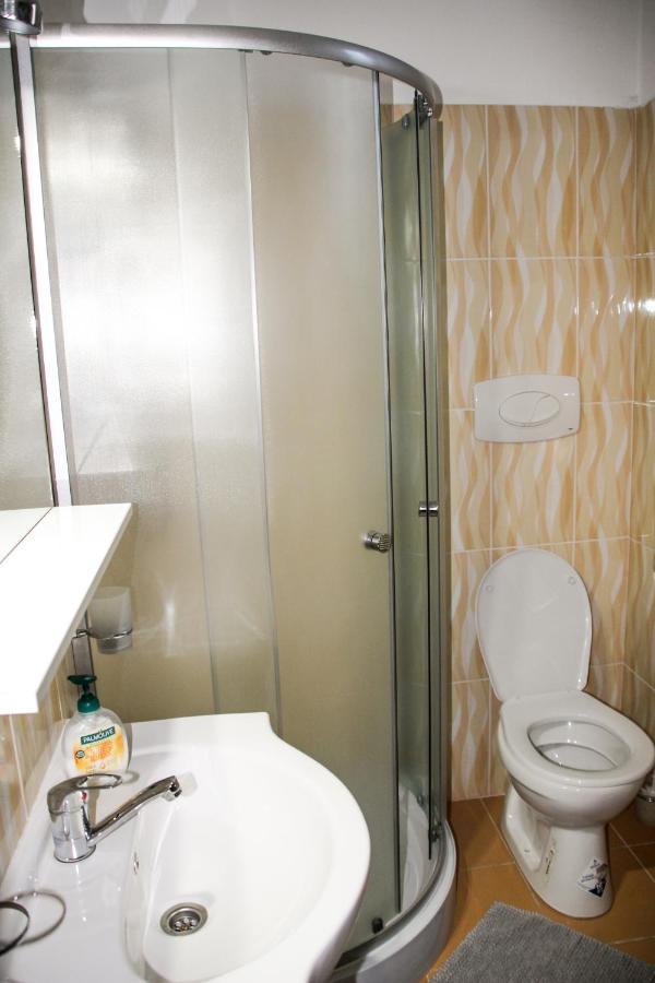 Hotel Corina Borsa  Bagian luar foto